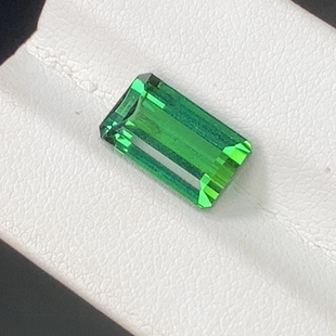 翠绿色碧玺4.517克拉