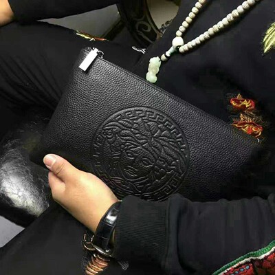 网红同款社会小伙单肩斜跨手夹包