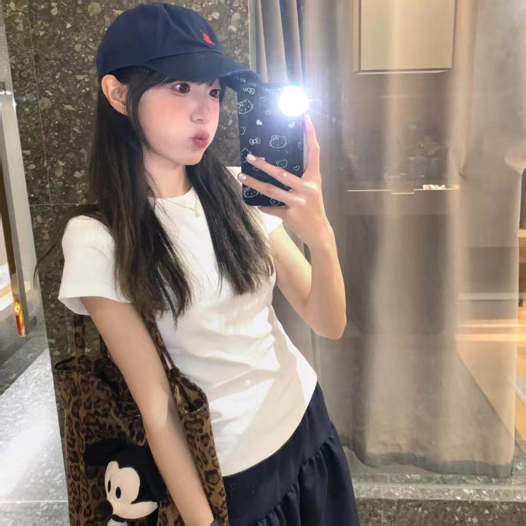 简约韩版白色正肩短款t恤女夏季爆款修身显瘦学生通勤设计感上衣