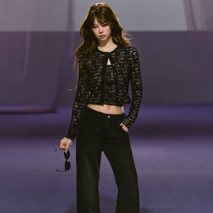 【3.4开售】AGAM 双层内搭防透修身蕾丝吊带+蕾丝拼缎面开衫套装