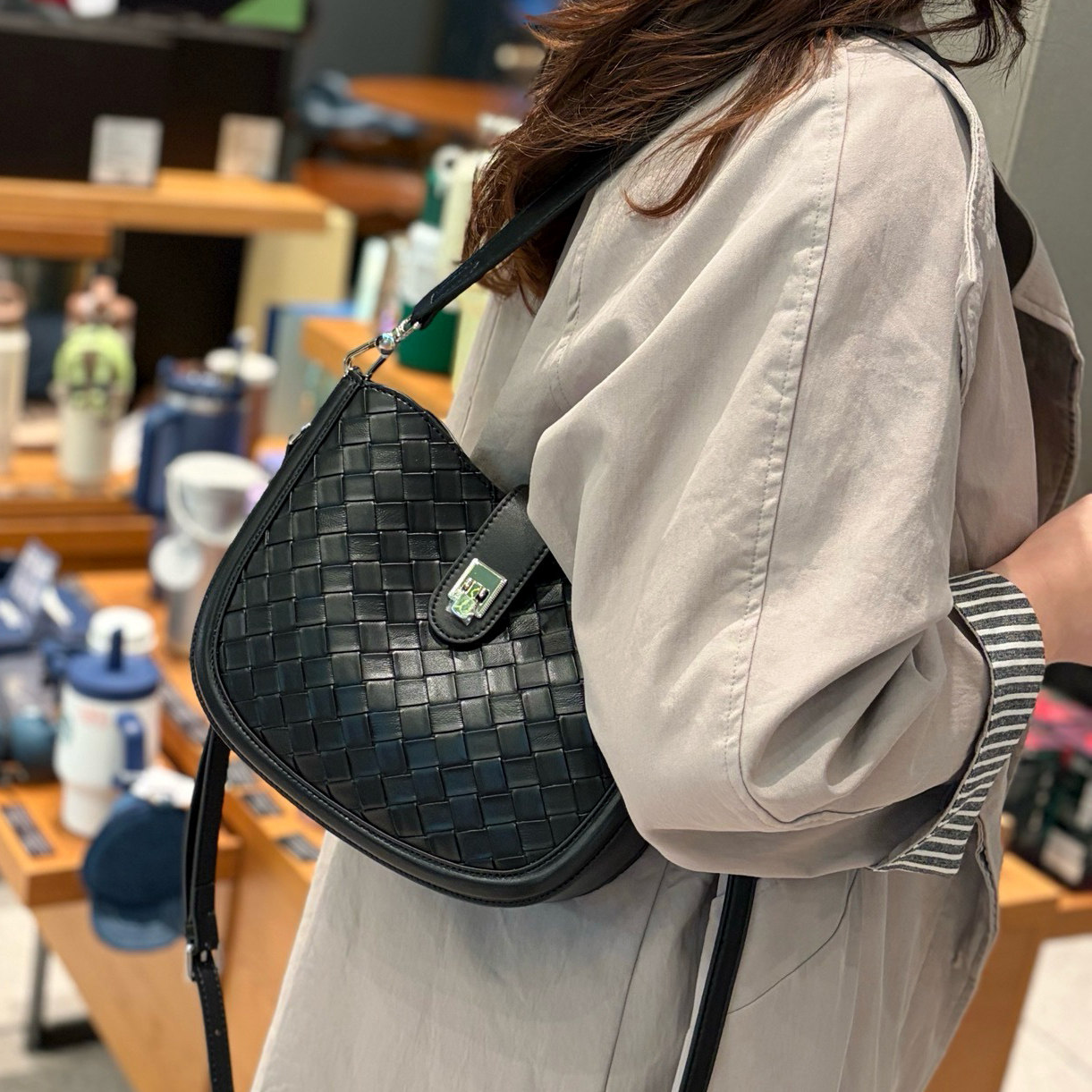 今年流行的马鞍包包女士2026新款图片