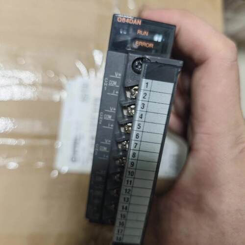 Q64DAN Q系列PLC工控模块 功能完好 实物拍摄议价维修