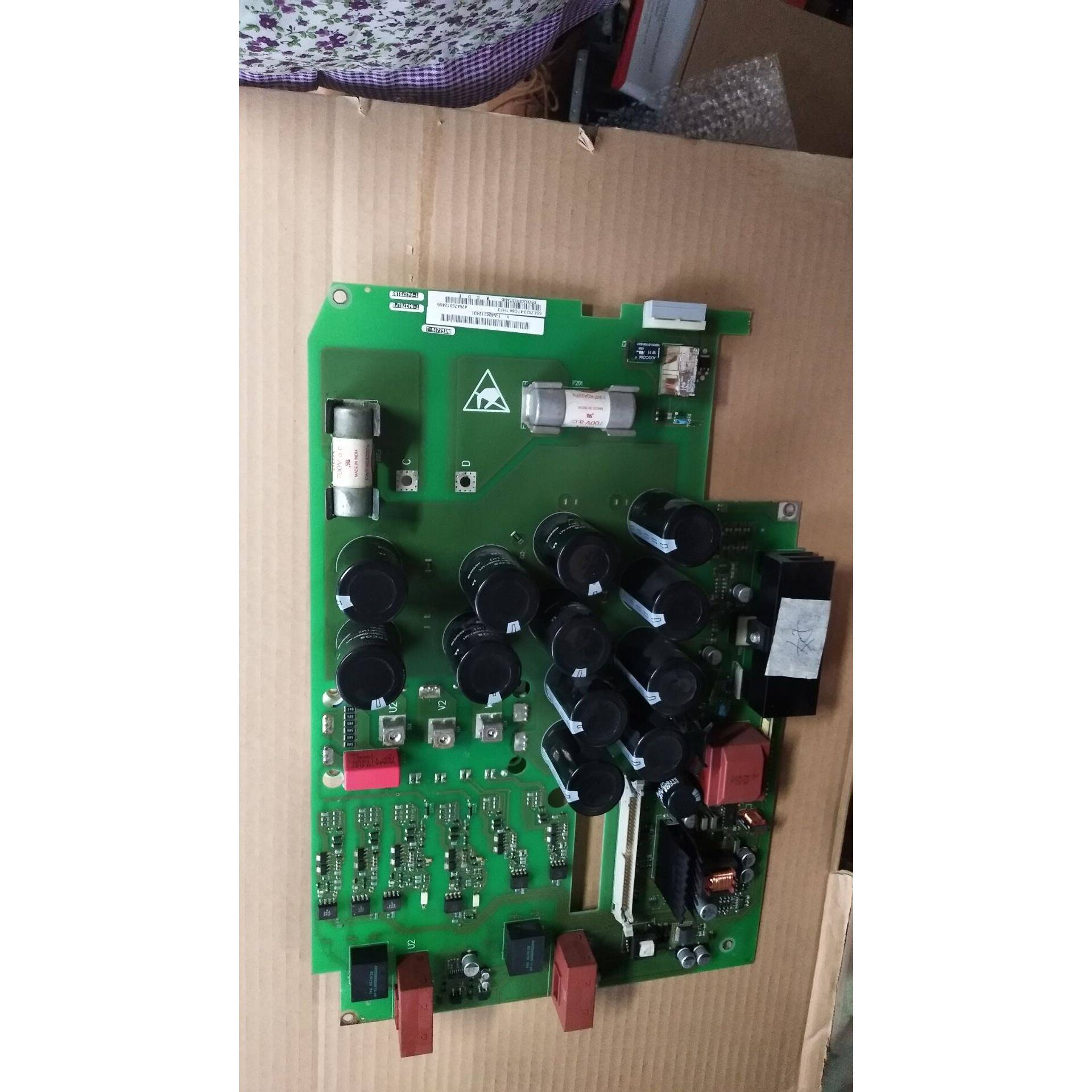 西门子 6SE7022-6EC84-1HF3 6SE7023-4TC84-1HF3 议价 新款