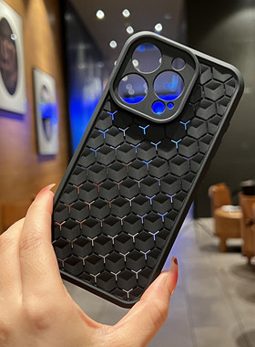 适用苹果15蜂窝散热硅胶iPhone14promax透气壳13pro个性16男生简约软手机壳12pro防摔11超火新款高级感保护套