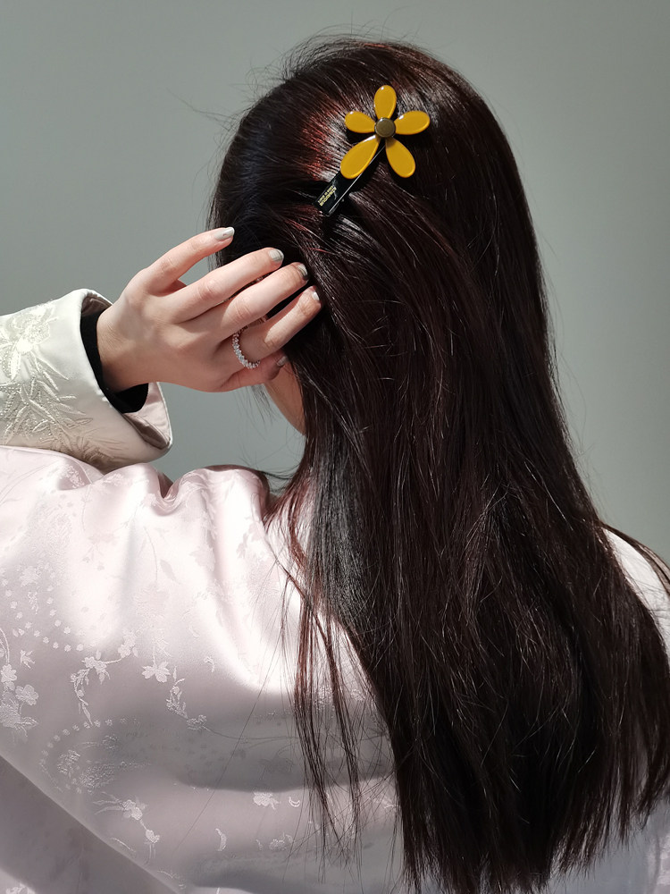 Korean Flower Duckbill Hair Clip - Grain De Beaute - Product image 4