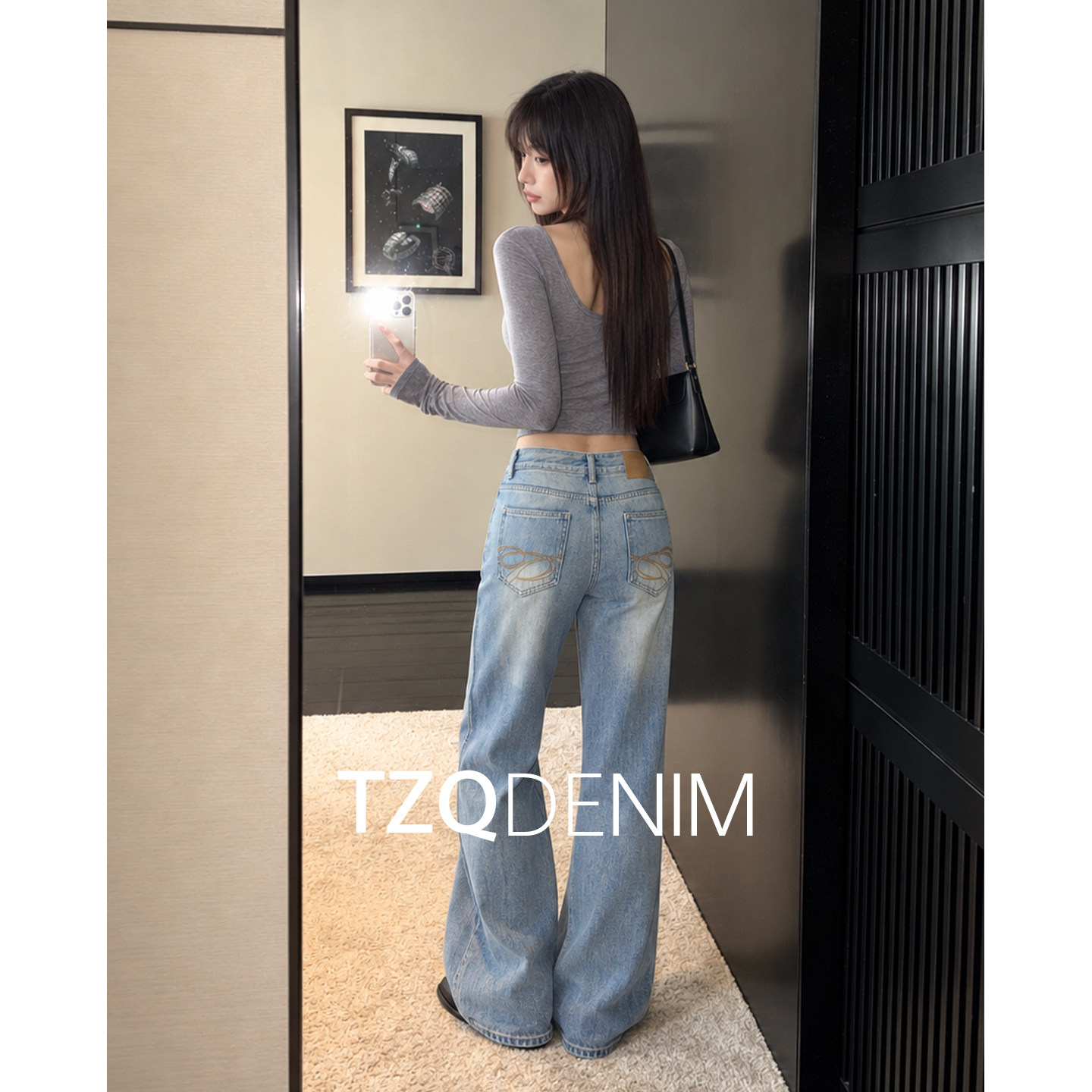 淘稚气浅蓝色不贴腿微喇牛仔裤女2026秋季新款宽松显瘦刺绣喇叭裤