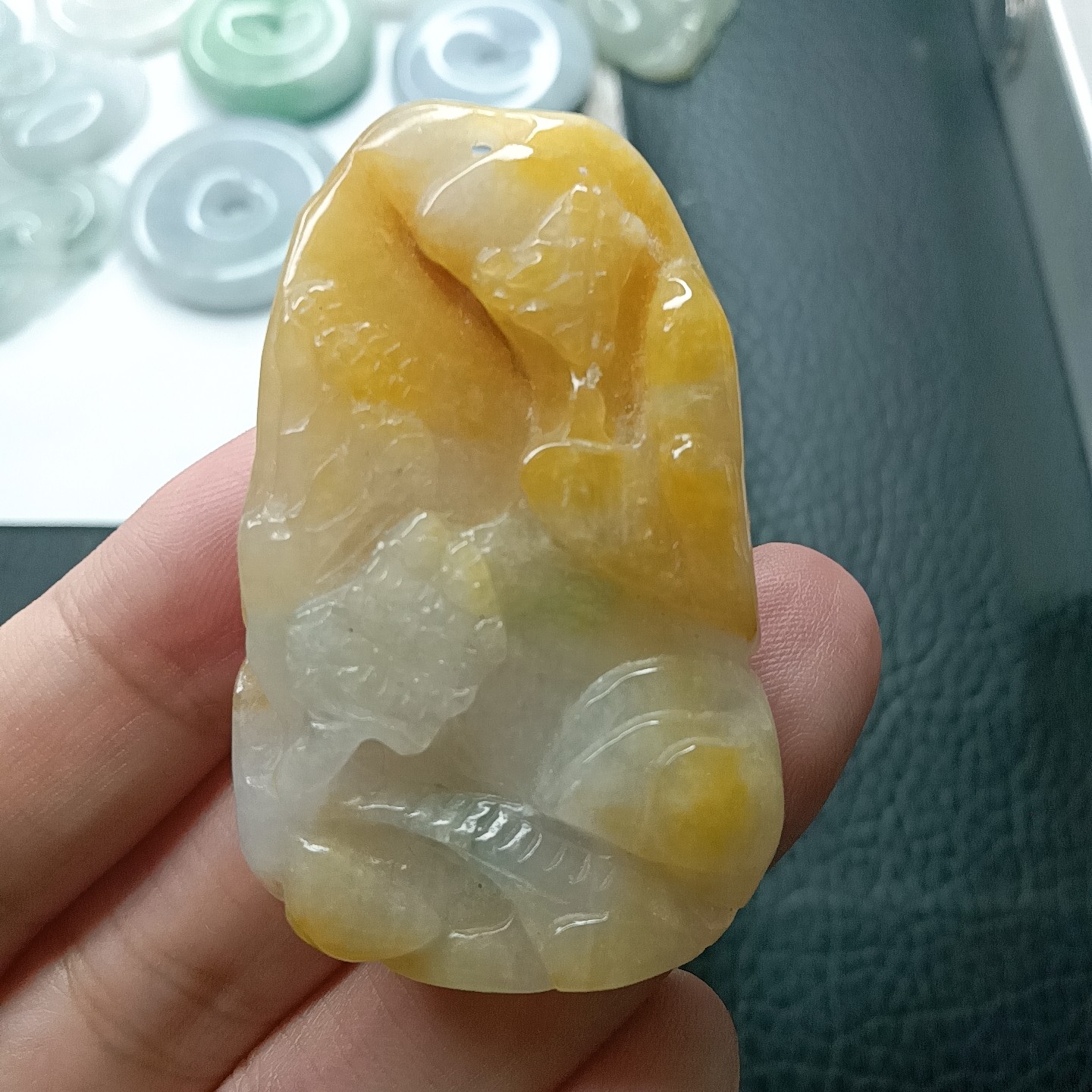 缅甸天然翡翠玉黄翡山水吊坠,珠宝/钻石/翡翠,颈饰,淘宝优惠券,粉丝福利购,淘宝优惠卷