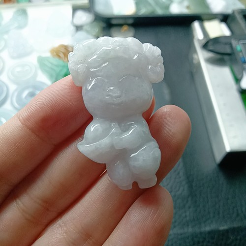 缅甸天然翡翠A货生肖羊吊坠
