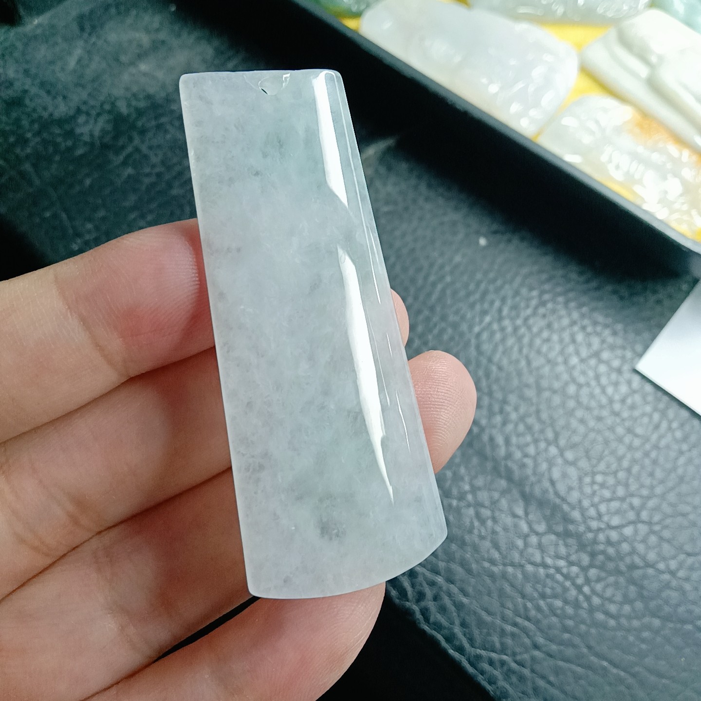 缅甸天然翡翠A货白冰无事牌吊坠