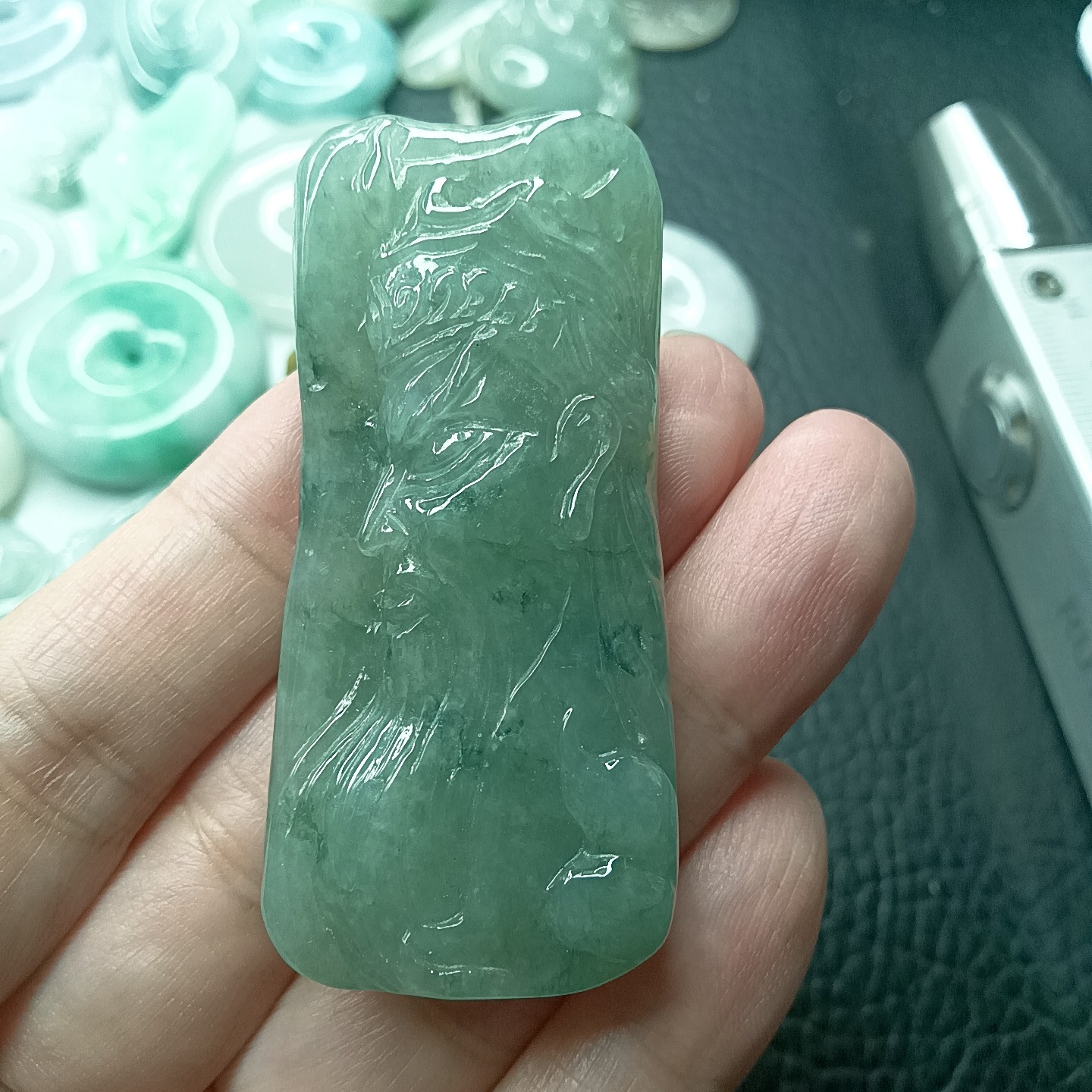 缅甸天然翡翠A货冰油青关公吊坠