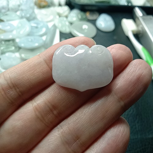 缅甸天然翡翠玉平安锁