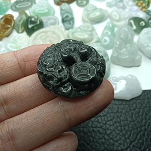 缅甸天然翡翠玉乌鸡平安扣貔恘