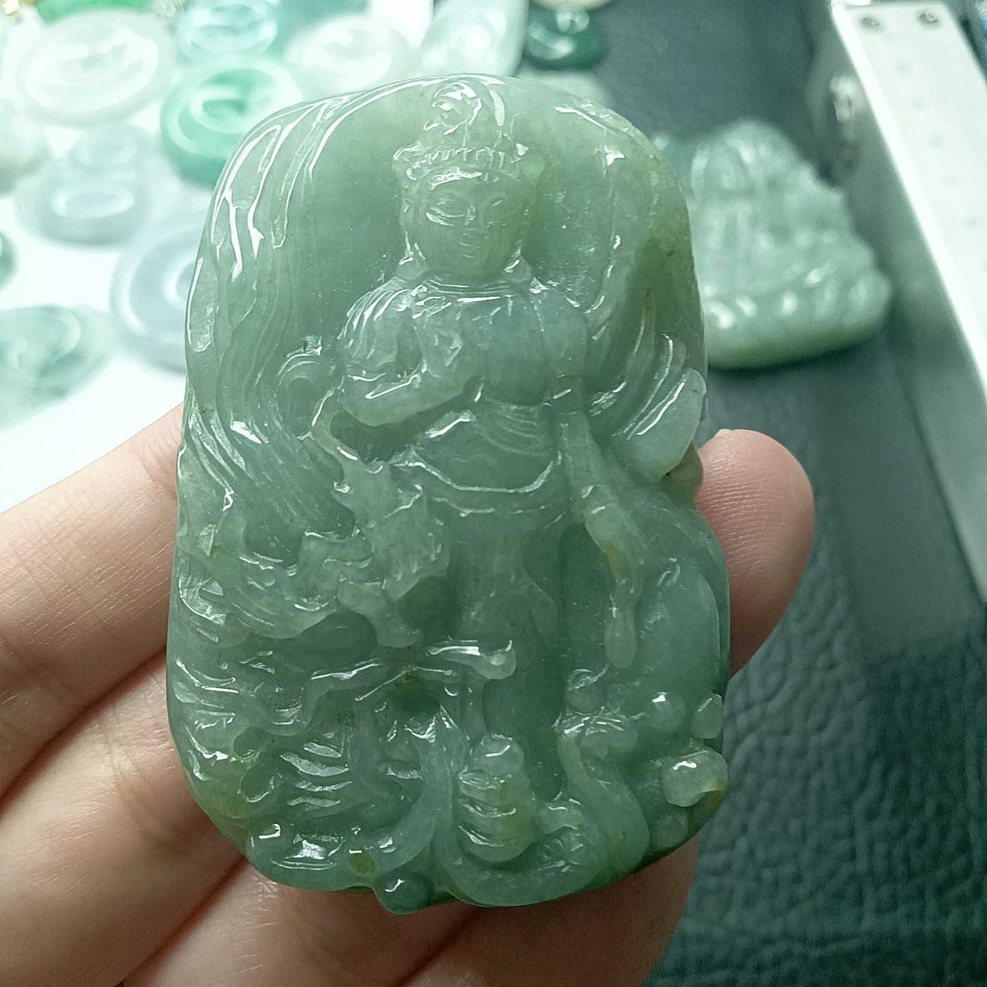 缅甸天然翡翠玉油青御龙观音吊坠,珠宝/钻石/翡翠,颈饰,淘宝优惠券,粉丝福利购,淘宝优惠卷