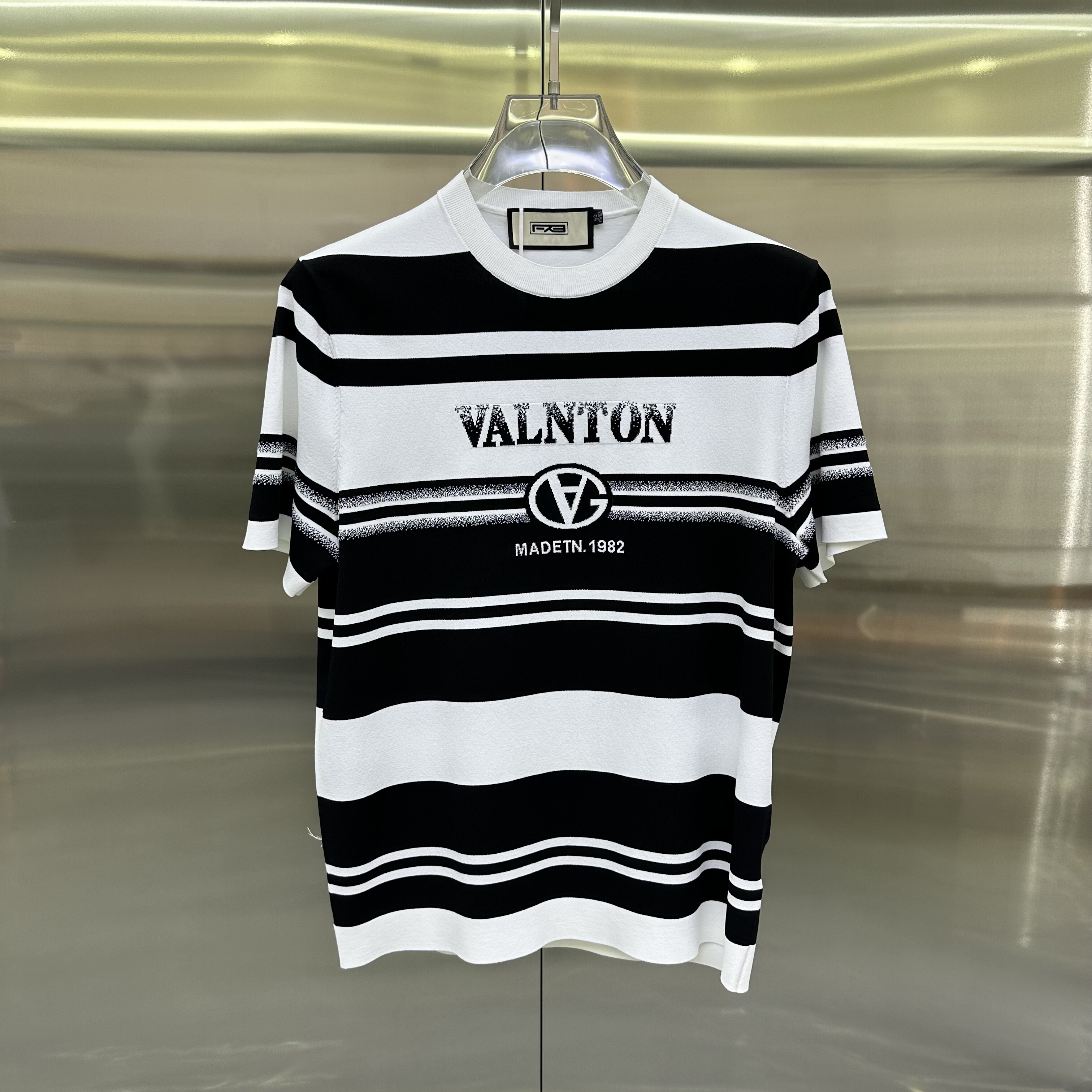 欧货时尚圆领薄款网红男短袖针织衫26夏季款字母提花修身百搭T恤