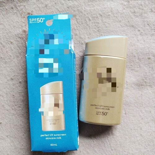 日期差 有瑕疵 看清介绍再拍~日本安//na*家防晒霜60ml