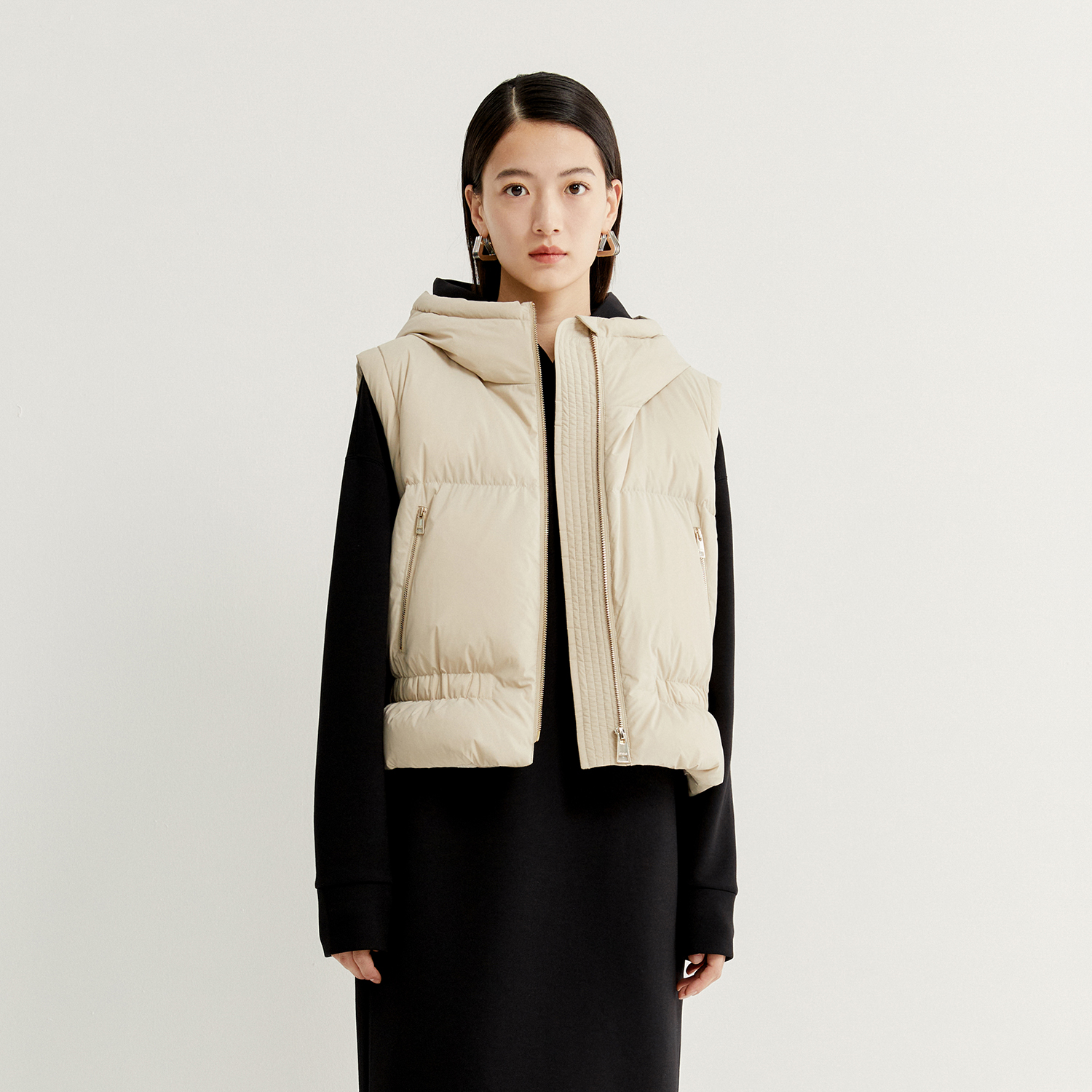 【YR0826646】秋冬甄宝 王簰御寒保暖敲薄弹力连帽短羽绒马甲