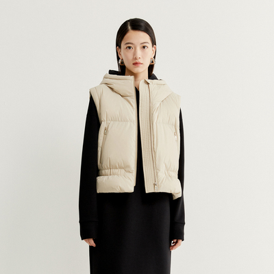 【YR0826646】秋冬甄宝 王簰御寒保暖敲薄弹力连帽短羽绒马甲