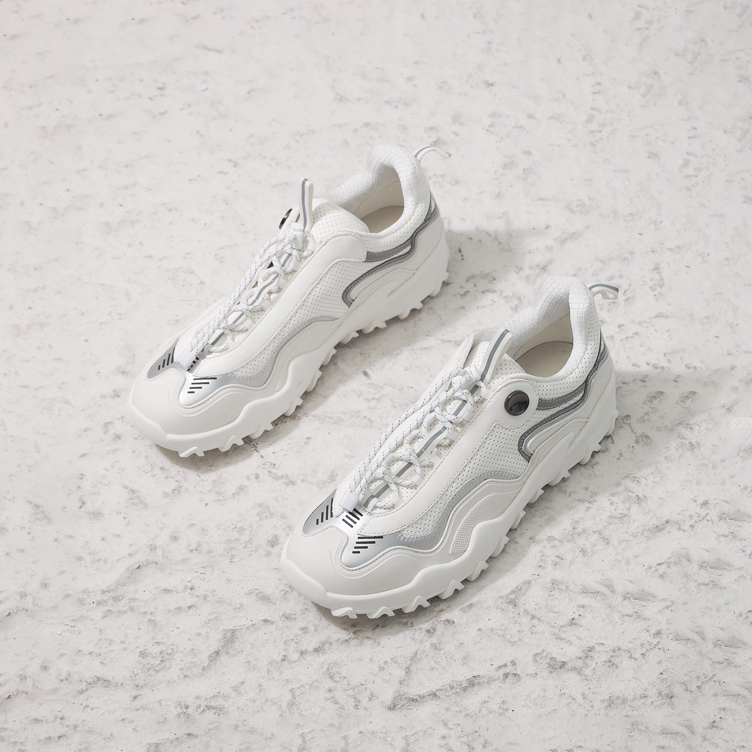 可跑步牛皮面男士高街休闲运动鞋