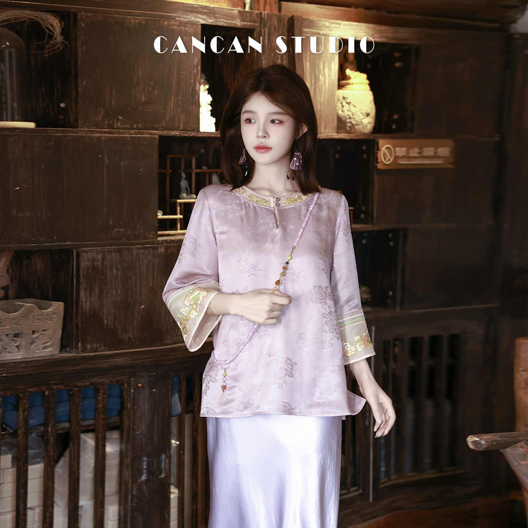 CANCANSTUDIO刺绣上衣