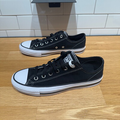 匡威黑色翻毛皮男女低帮滑板鞋