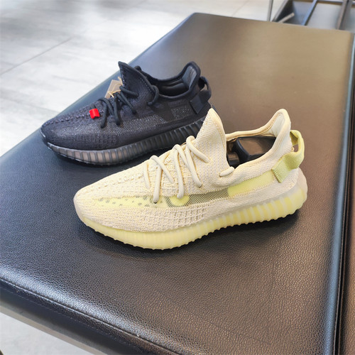Adidas阿迪达斯男女同款运动鞋