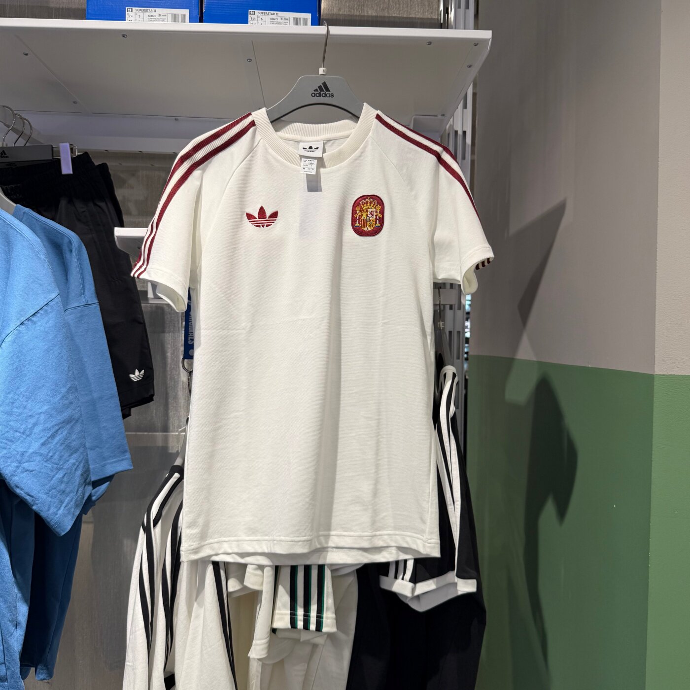 Adidas阿迪达斯三叶草男西班牙队足球休闲文化修身短袖T恤JZ2256图片