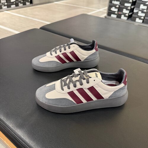 Adidas/阿迪达斯 BARREDA DECODE 男女款透气运动经典板鞋 JQ6669