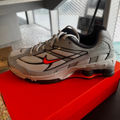 NIKE耐克男子NIKE SHOX RIDE 2时尚运动休闲鞋 IO4296-004