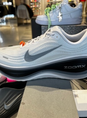 Nike耐克男鞋26春迈柔Vomero Plus缓震透气运动跑步鞋II7181-102