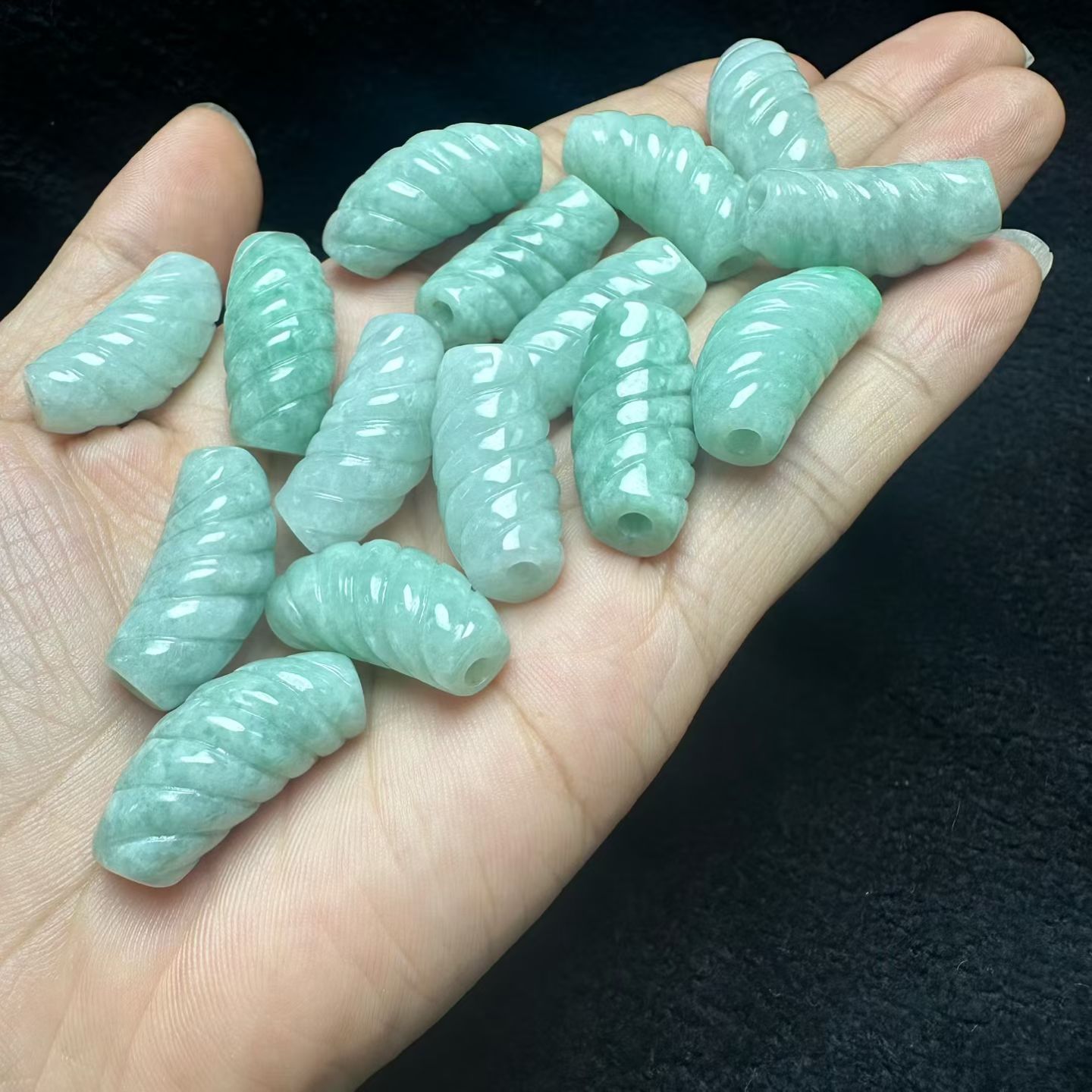缅甸天然翡翠牛角弯管吊坠DIY玉石饰品配件手链串珠配饰男女通用
