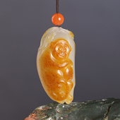 新疆和田玉籽料红皮白肉人参猴子生肖猴吊坠天然玉石男女玉佩将将