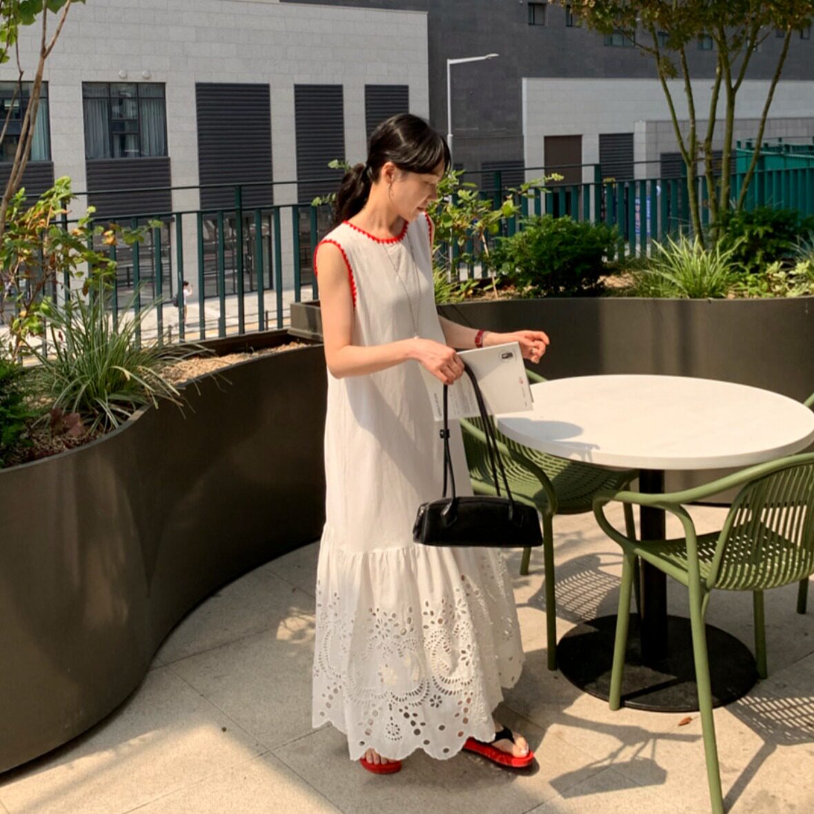 韩国chic2025夏季新款小众设计感撞色镶边拼接镂空蕾丝连衣裙中