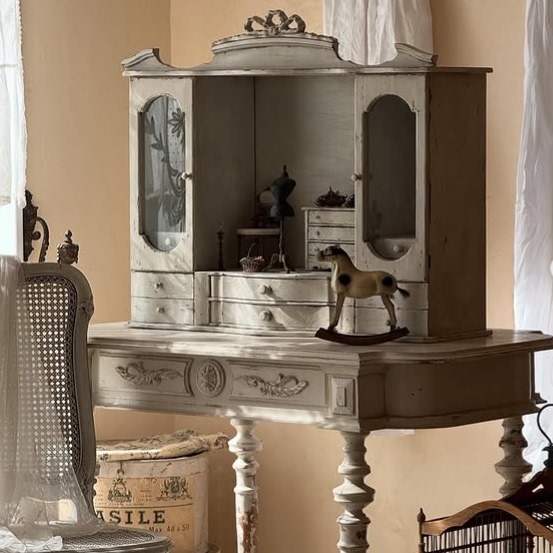 日本本土代购手工复古小布过家家玩具微缩迷你蕾丝家具衣柜化妆桌