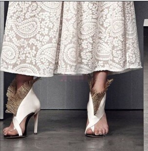 2020女凉鞋 白色11厘米跟牛皮拼色夹趾 拼色超高跟流苏走秀舞台鞋