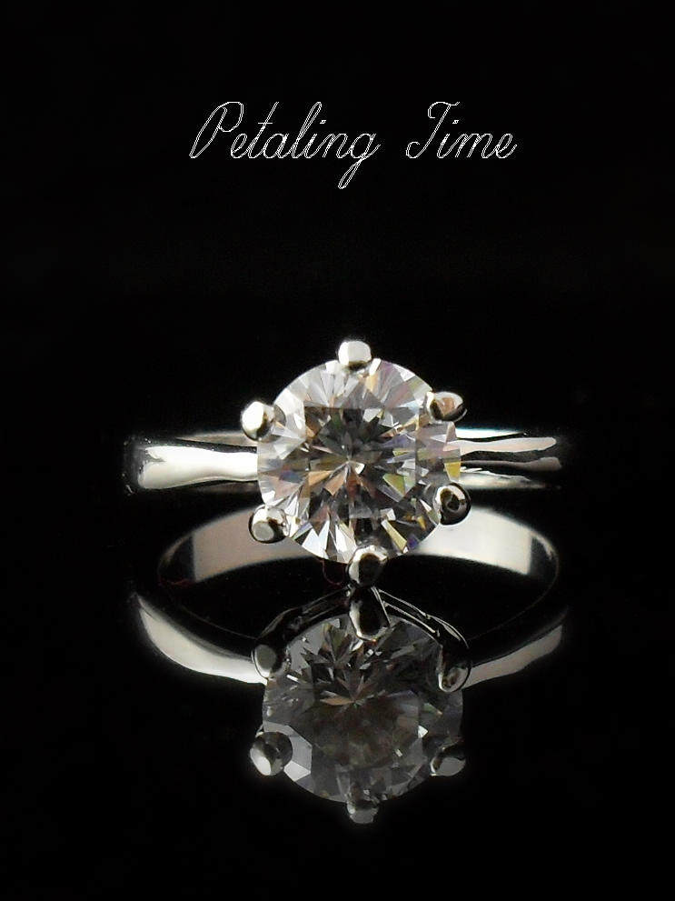 超闪八心八箭六爪两2克拉大钻石女戒指钻戒婚礼仿真订婚新娘配饰