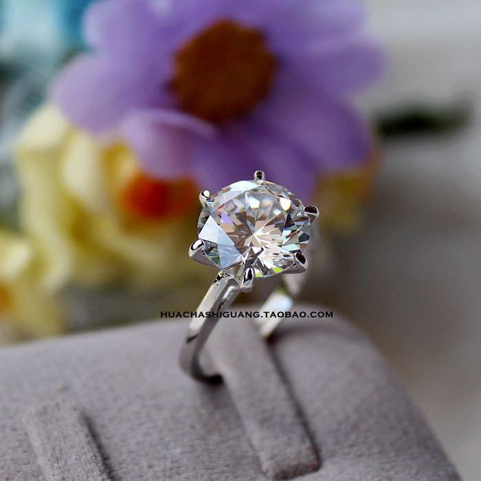 SUPER FLASH PIGEON EGGS  18K GOLD-PLATED SUPER-FLASH SIX-CLAW 3 CARAT LARGE DIAMOND RING RING KNOT WEDDING CEREMONY SIMULATION FEMALE