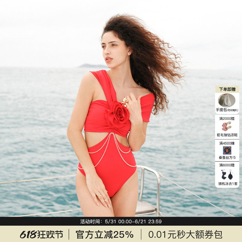 MIMI PLANGE 连体比基尼手工立体花朵钻链镂空收褶不规则露肩泳衣