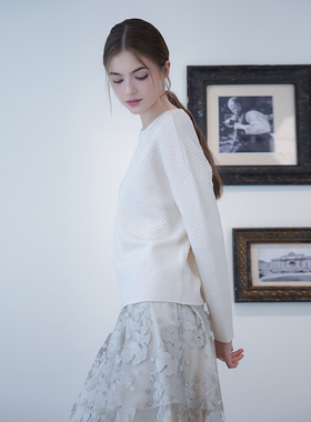 READ_ME读我女士白色立体提花包容套衫B10228346&B10229346