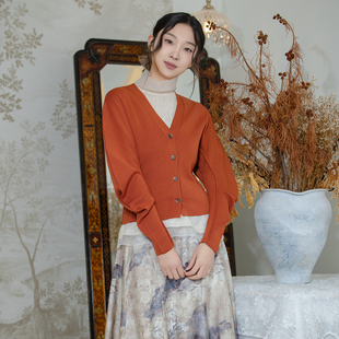 READ_ME读我红咖简约精致挺阔V领弧袖短款针织开衫B80218247