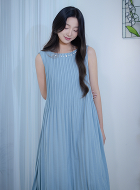 READ_ME读我灰绿简洁压褶圆领无袖Ab摆显身材长款连衣裙B90852518