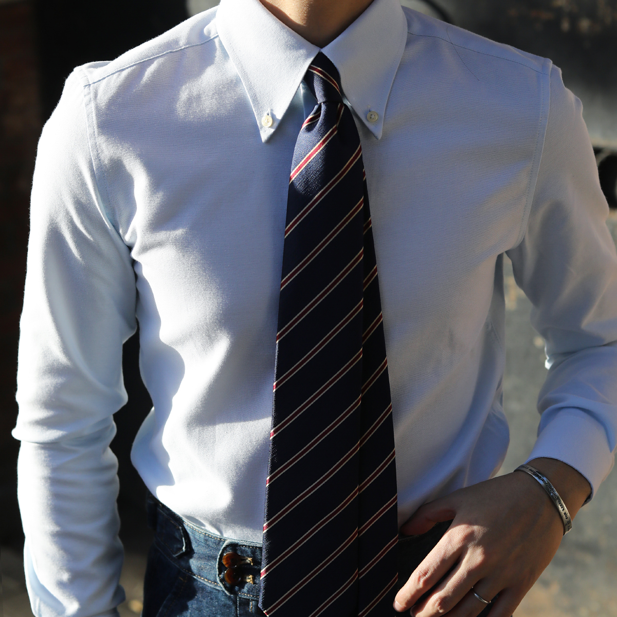 大尖领牛津纺长袖修身衬衫商务