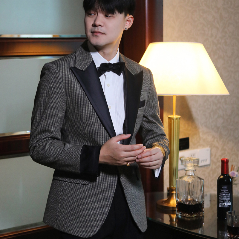 英伦经典复古格子缎面拼接戗驳领结婚主持晚会正装塔士多西服礼服