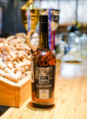 法国原装进口洋酒 40度 有机 苹果白兰地 Calvados Organic