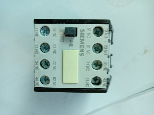 西门子继电器3TH8244-0XM0