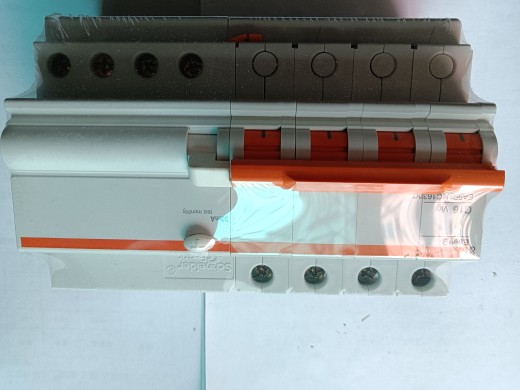 断路器施耐德EA9RN4C1630C