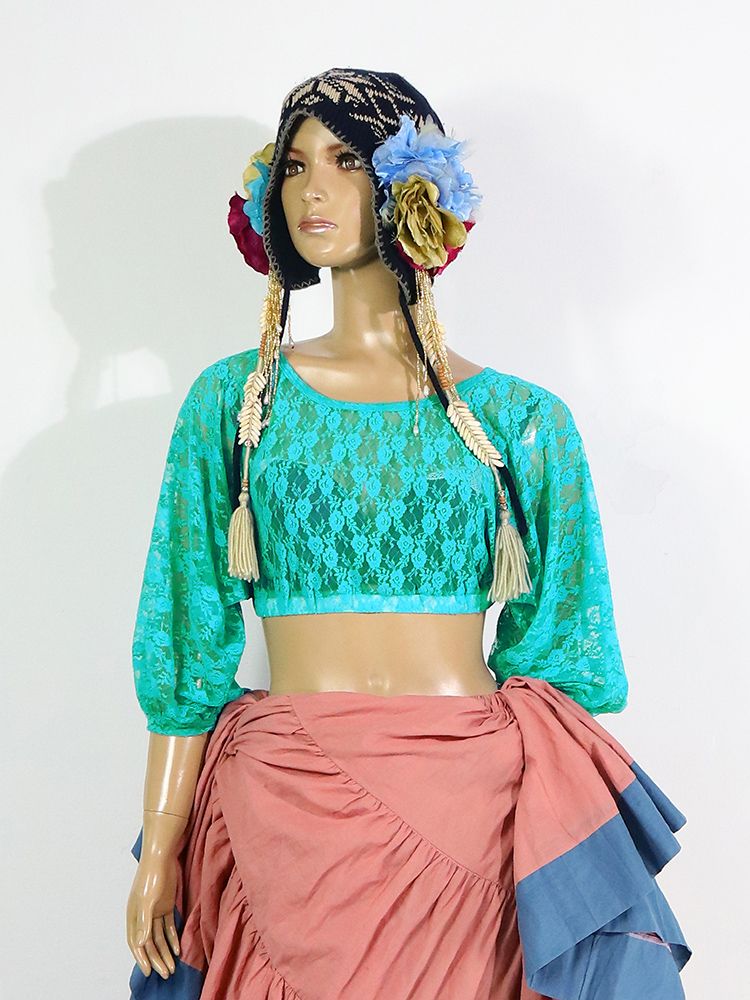 肚皮舞女2019春夏新品练功服演出服装韩国蕾丝蝙蝠袖上衣