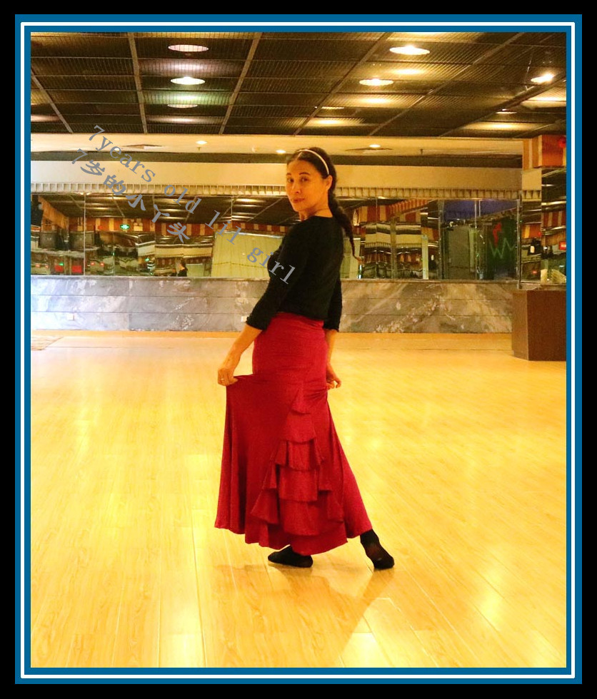 肚皮舞包臀裙七岁的小丫头