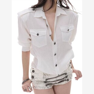 上衣女士潮流 金属手扣右肩宽松白衬衫 2025夏季 新设计多瓣口袋裤