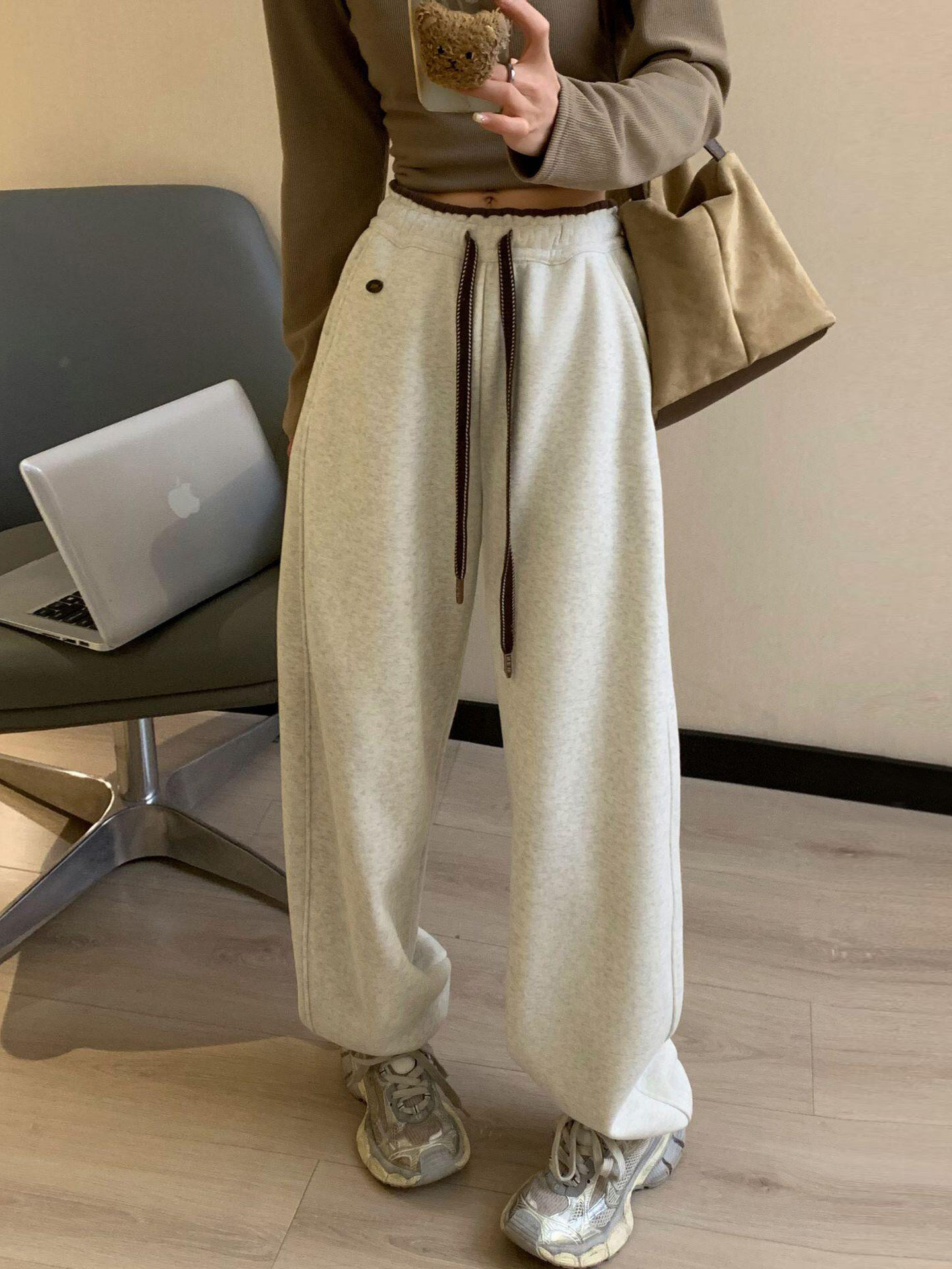 白色运动裤女秋冬季加绒加厚2025新款高腰束脚小个子休闲美式卫裤