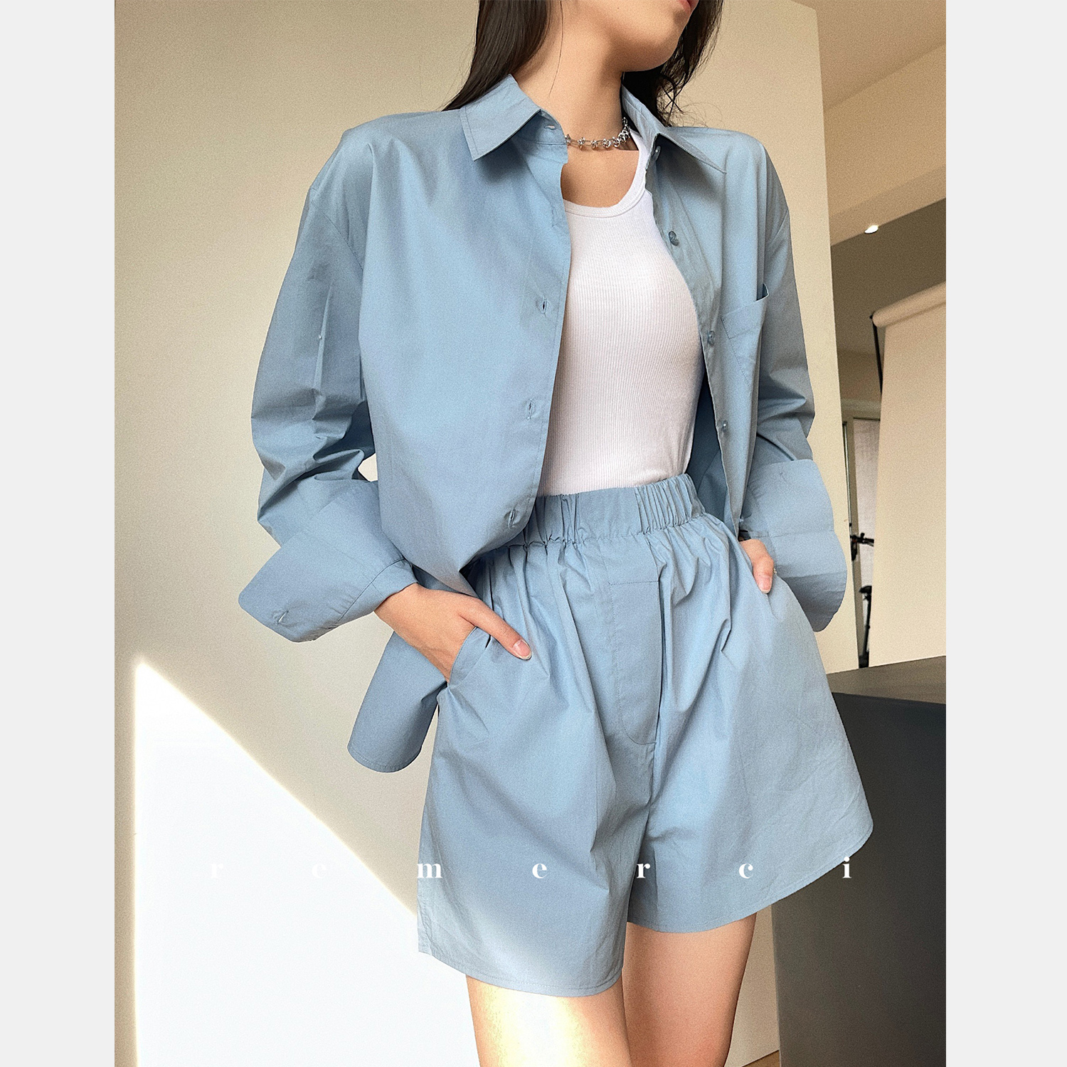 ins博主人手一件廓形衬衫套装